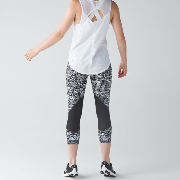 Lululemon Pace Rival Crop - Picture 2 of 6